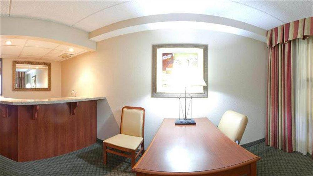 Holiday Inn Express Milwaukee - West Medical Center By Ihg Wauwatosa Luaran gambar