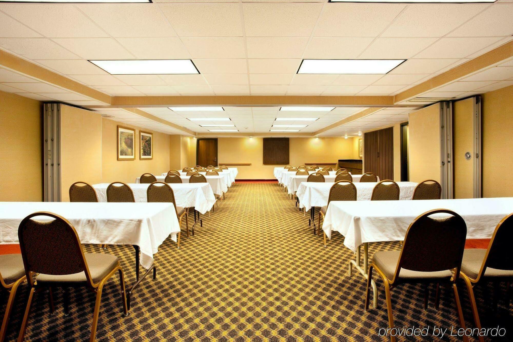 Holiday Inn Express Milwaukee - West Medical Center By Ihg Wauwatosa Luaran gambar